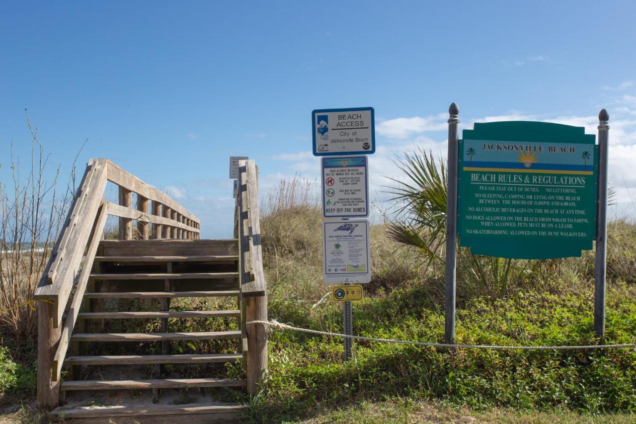 Central & Comfortable Home Walk To The Beach! Jacksonville Beach Exterior photo